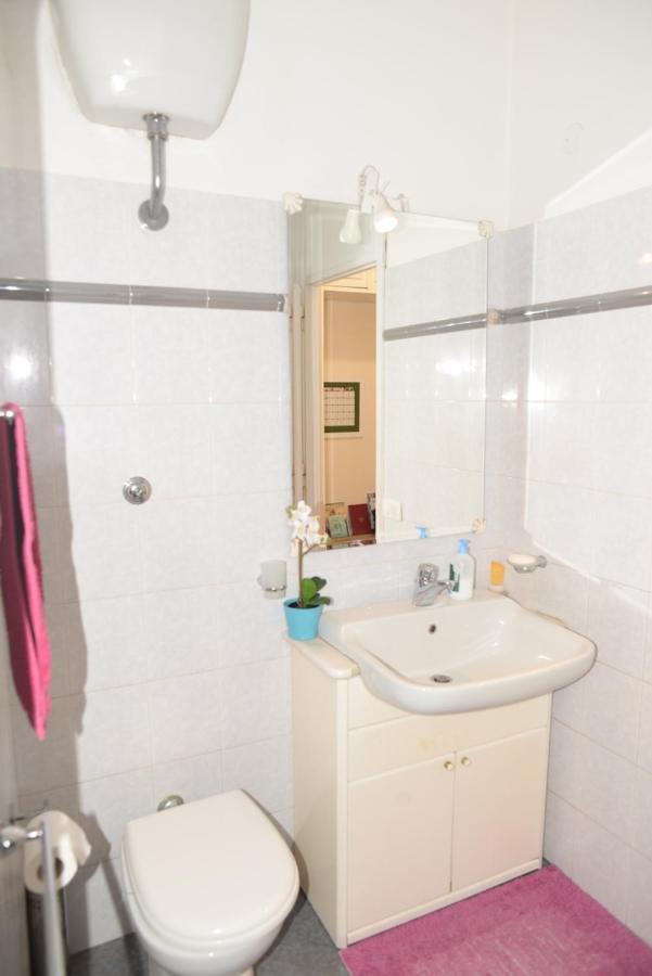 Emilios Entire Up To 7 People Guest house